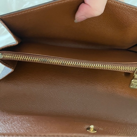 Louis Vuitton Signature Monogram Sarah Wallet - Picture 10 of 16